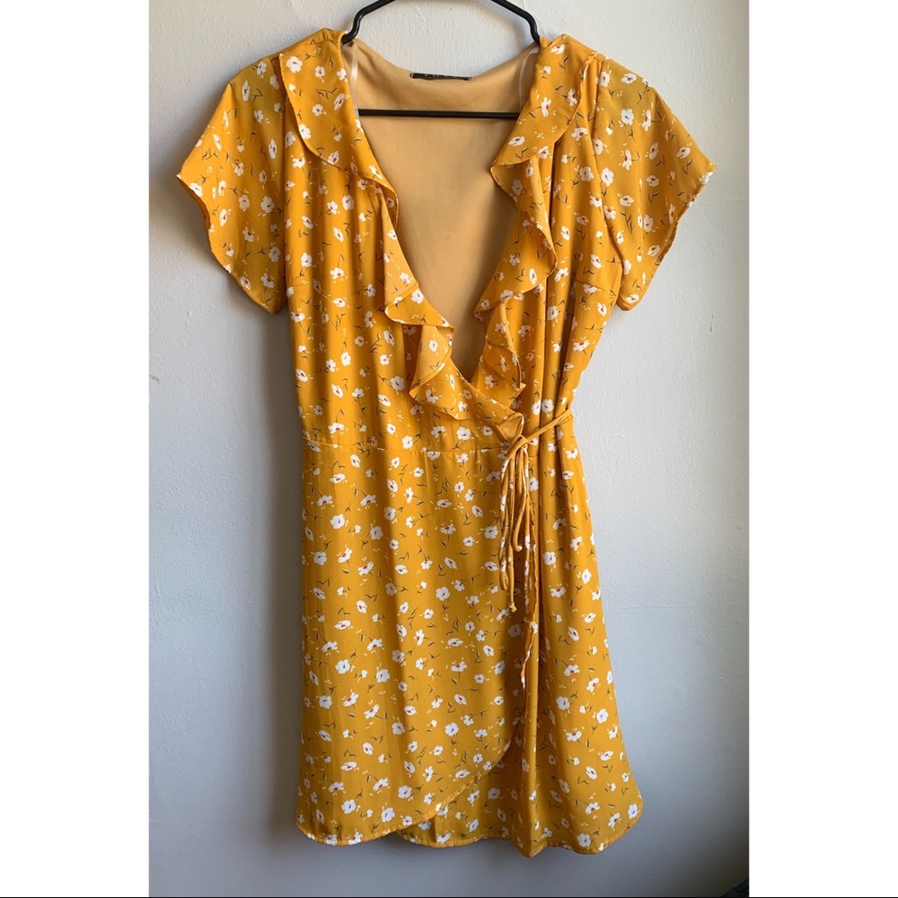 Fore Yellow Floral Wrap Dress Size Small
